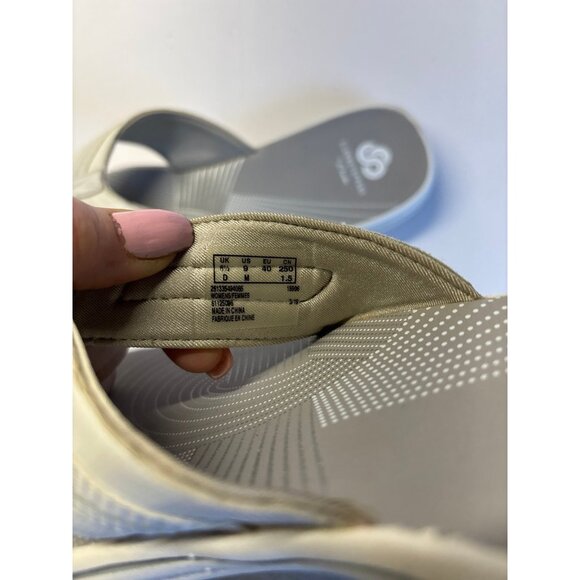 Clark’s Cloudstepper White Flip Flops (size 9)‎ - Picture 9 of 12